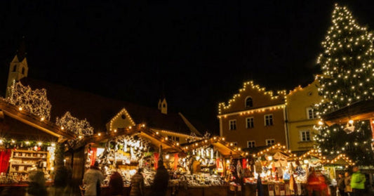 Late Night Shopping Christmas In Cornwall